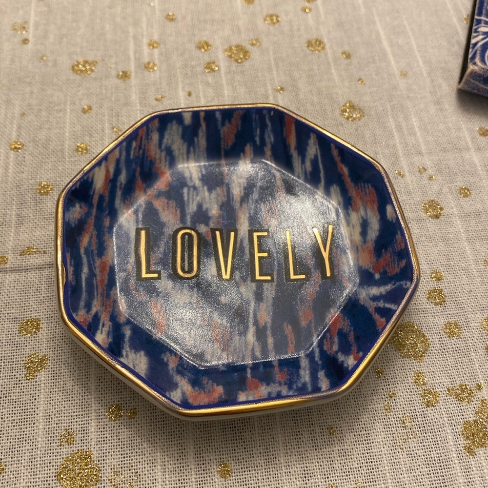 Anthropologie trinket Dish LOVELY, new